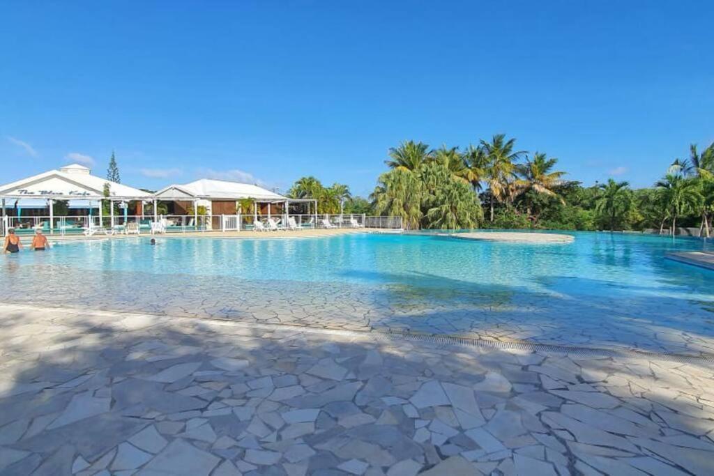 Grand Studio Zen Idealement Situe A Saint-Francois Avec Piscine Et Terrasse Apartment Exterior photo